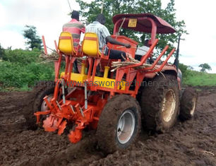 Máy trồng sắn 2 hàng Chiều dài máy băm cỏ 19cm Máy xới đất nông nghiệp